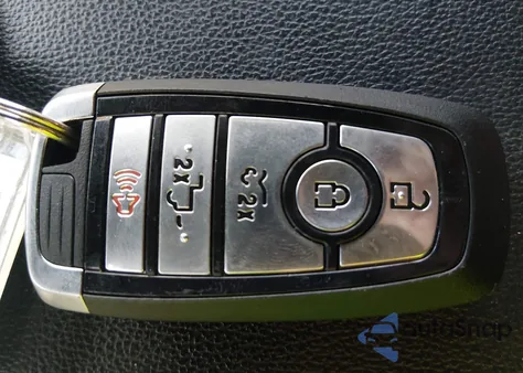 2022 Ford F-150 Lightning Lariat from USA, damaged, VIN 1FTVW1EL8NWG15235